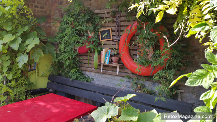 Private garden on the towpath of Lisson Grove Moorings