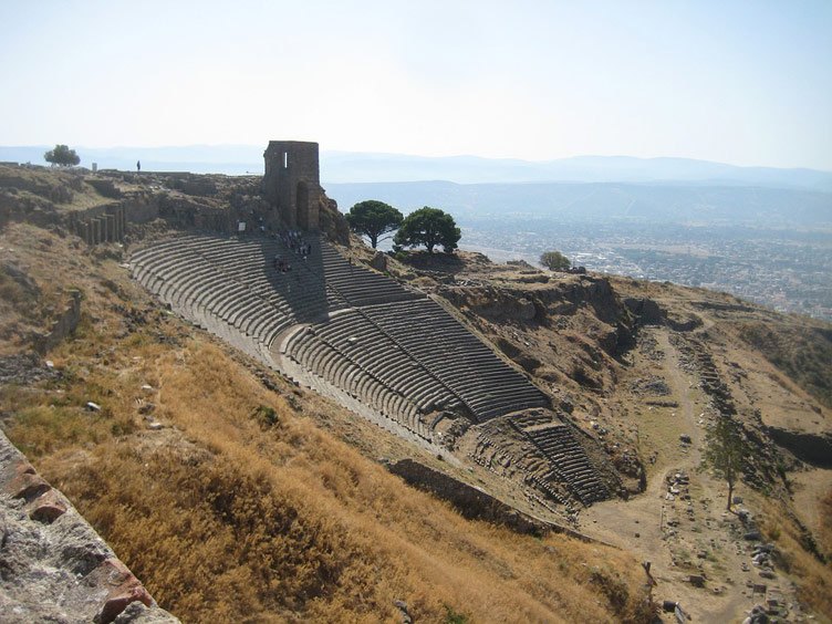 Pergamon's colossal Amphitheatre set on the mountain slope against the scenery of the vastness of the lands 